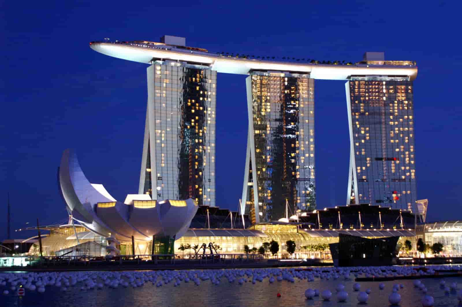 Marina Bay Sands Integrated Resort - Singapore  sơn Seamaster